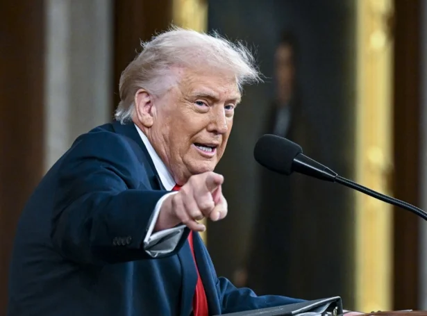 Amerikanski forsetin, Donald Trump helt røðu fyri Kongressini í nátt (Mynd: EPA)