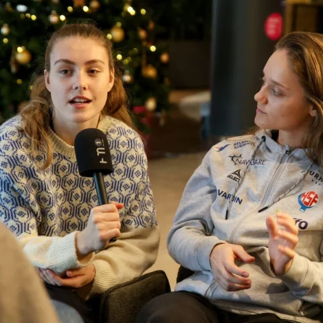 Persónliga var tað ikki besti dysturin hjá Mariu Nólsoy, men hon eigur nøkur mál seinastu vikuna, og tað eydnaðist at vinna á Janu Mittún og teimum. Skjótt skulu tær aftur royna at vinna Føroyum týdningarmikil stig (Mynd: Sverri Egholm)
