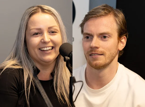 Ninni Hansen, fyrsti vinnarin av Fantasiliðnum, og Martin Jensen, stovnarin (Mynd: Sverri Egholm)