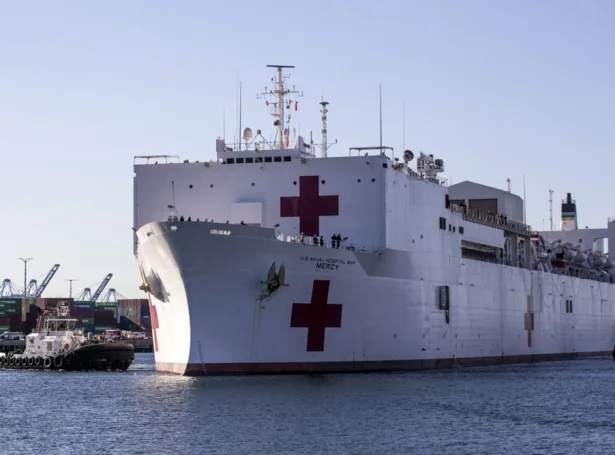 USNS Mercy (Mynd: EPA)