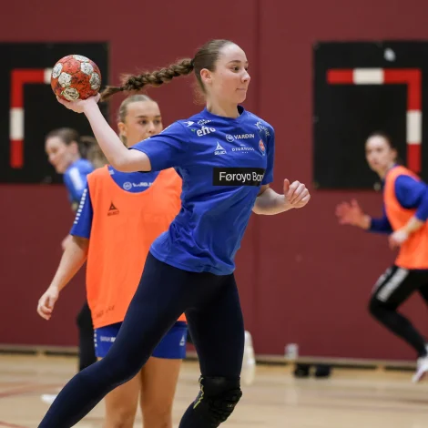 Agatha Kjærbek Djurhuus til A-landsliðsvenjing í Hoyvík í mars (Savnsmynd: Sverri Egholm)