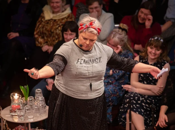 Elisa Vang stendur fyri undirhaldinum á kvinnudegnum í Fuglafirði sunnudagin