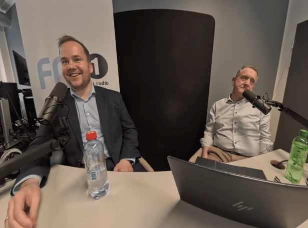 Vakstríðið er farið í gongd - í síðstu viku vitjaði umboð fyri andstøðuflokkarnar FM1, og týsdagin vóru tað formenninir í núverandi andstøðuflokkunum