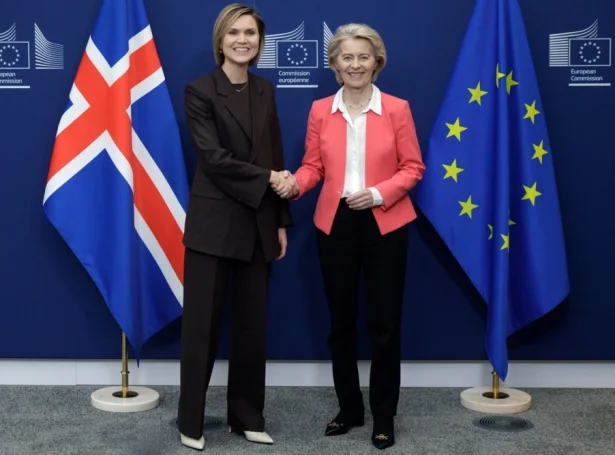 Íslendski forsætisráðharrin, Kristrún Frostadóttir og ES-nevndarforkvinnan, Ursula von der Leyen í Brússel í januar (Mynd: EPA)