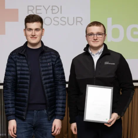 Tummas fekk heiður fyri serliga gott avrik