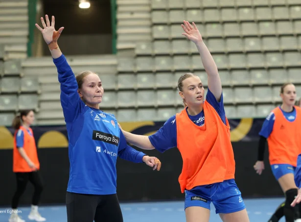 Føroyar skulu spæla betri álopsspæl enn mikukvøldið (Mynd: Sverri Egholm)