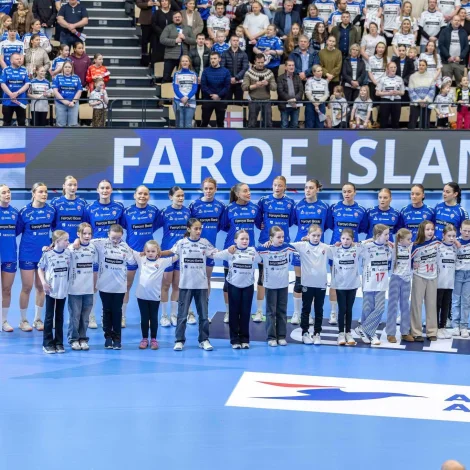 Kvinnurnar spæla kl. 17 ímóti Portugal