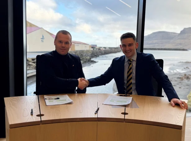 Sáttmálin ger, at J&K Petersen fer at byrja at gera grundstykki til hendan nýggja býlingin - og síðani byggja víðari frá har (Mynd: eysturkommuna.fo)