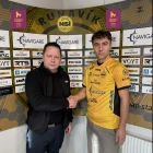 Verjuspælarin hevur nú skrivað undir ein eitt ára sáttmála við NSÍ (Mynd: Nes Sóknar Ítróttafelag)