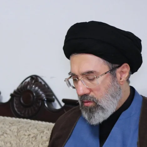 Sonur Ali Khamenei nýggjur leiðari í Iran