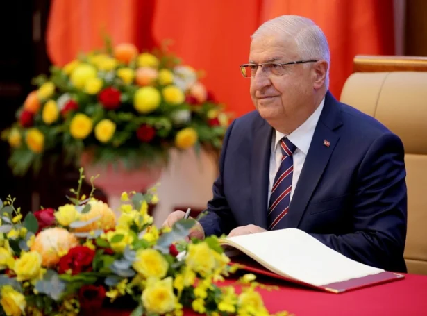 Turkiski verjumálaráðharrin, Yasar Guler (Mynd: EPA)