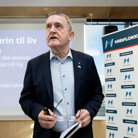 Miðflokkurin er miðvísur í málinum um ófødda barnið