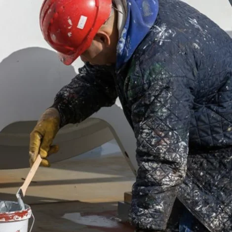 Átta prosent av arbeiðsmegini eru útlendingar