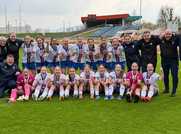 Gott lag á spælarum, venjarum og leiðarum eftir 6-1 sigurin á Aserbadjan í seinasta dystinum (Mynd: Malena Josephsen)