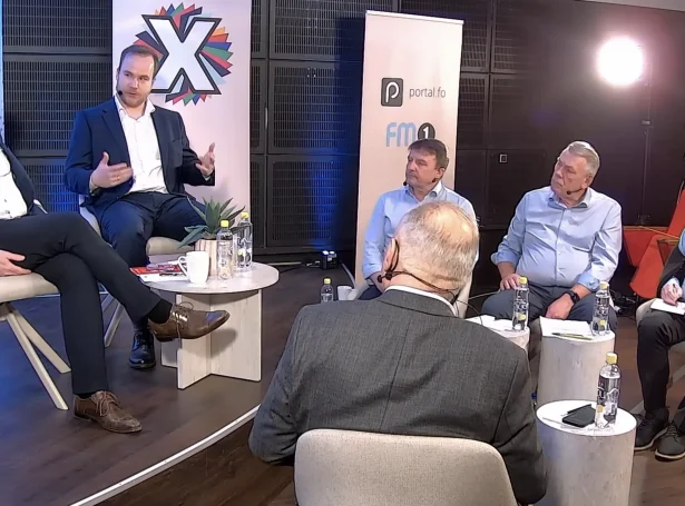 Video: Valstjórnin - politikkur á skák - við Beinir og Aksel