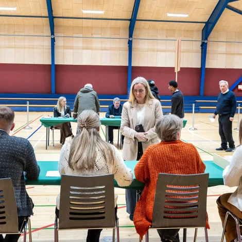 Myndir: Hoyvíkshøllin á fyrsta sinni karmur um fólkatingsval