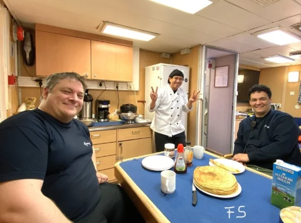 Andras Magnussen, Relly T. Noguera og Lýðar Christiansen (Mynd: Sjómansmissiónin)