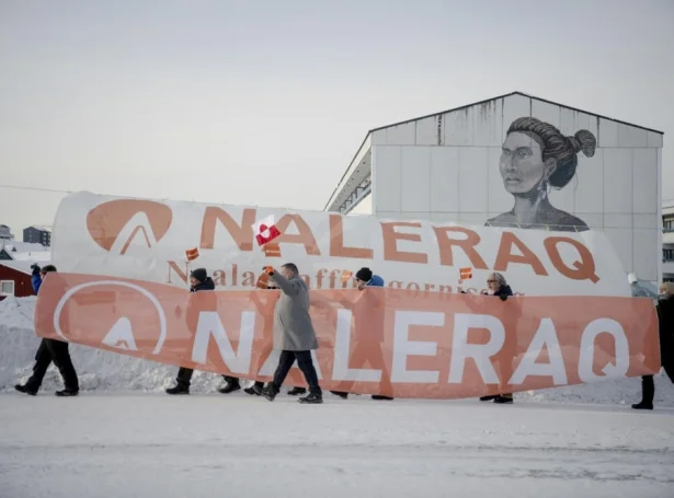 Limir í Naleraq á veg á val í Nuuk (Mynd: EPA)