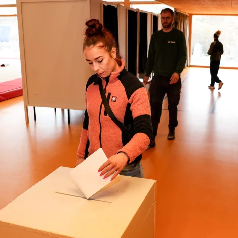 Myndir: Í stríðum streymi inn á størsta valstaðið í Eysturoynni