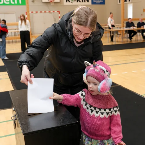 Myndir: Á vali á Toftum og á Skála