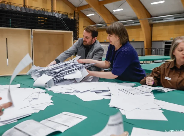 Yvir 35.000 føroyingar valdu umboð til løgtingið á hesum sinni (Mynd: Jens Kr. Vang)