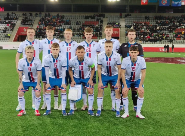 Teir fyrstu ellivu, ið Ólavur Mikkelsen sendi á vøllin ímóti Sveis. Talan var um gott avrik í tapi (Mynd. Sólrun Hendriksdóttir Sørensen)