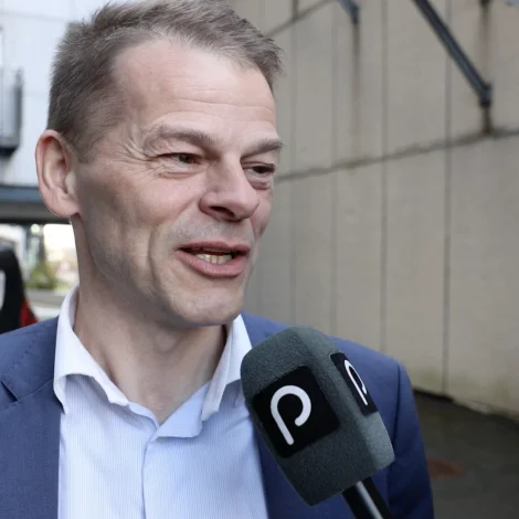 - Samdir um tað mesta og upplagt at vit tríggir seta okkum saman