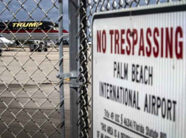 Privata á flogbreytini í Palm Beach (Savnsmynd: EPA)