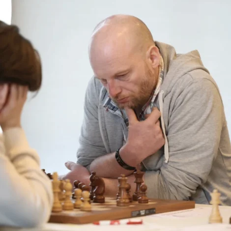 Hans Kristian Simonsen - hevur tikið øll á bóli. Hevur fult stigatal eftir fimm umfør. Í dag møtir hann favorittinum Høgna Egilstoft Nielsen (Mynd: jn.fo)