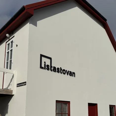 10 ár við Listastovuni