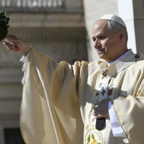 Pávin: Leggið vápnini