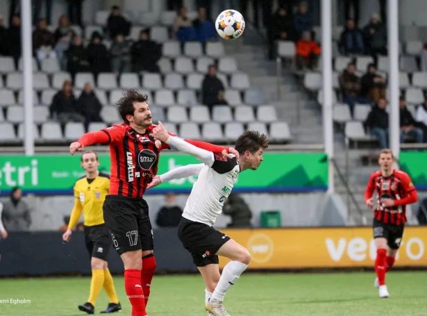 Ofta endar tað við javnleiki, tá HB og B36 bresta saman, og ofta 2-2. Spurningurin er, um tað verður eitt langt kvøld í Gundadali. Og um HB stendur í uppaftur veikari støðu eftir dystin (Mynd: Sverri Egholm)