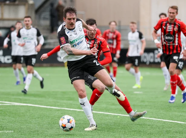 B36 megnaði ikki at skora móti Skála og harvið er liðið nakað frá 1. plássinum nú (Mynd: Sverri Egholm)