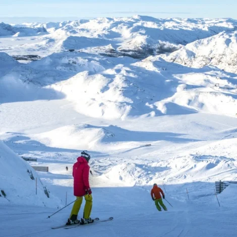Tvey fólk doyðu í skalvalopi í Noregi