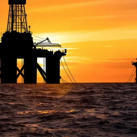 Oljuprísur kavar aftur eftir vápnahvíld