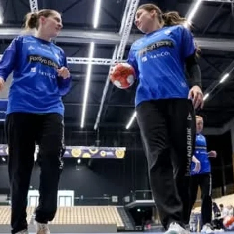 Kvinnulandsdystur Føroyar-Ísland kl. 19 í kvøld