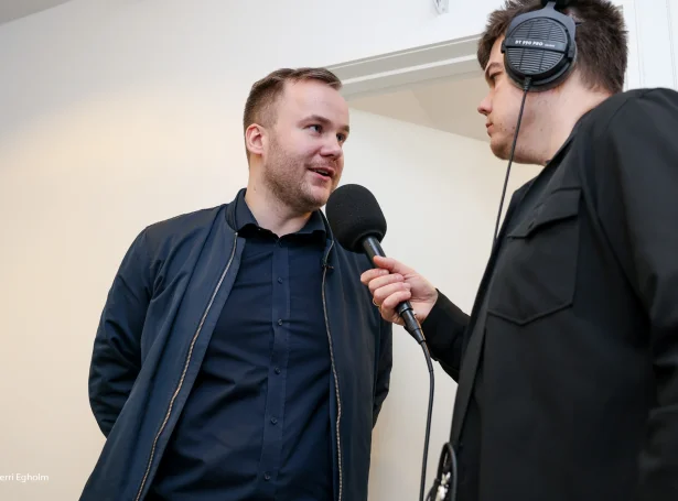 Beinir Johannesen verður í næstu viku formliga Føroya løgmaður. Formaðurin í Fólkaflokkinum hevur seinastu tíggju dagarnar staðið á odda fyri samgongusamráðingunum (Mynd: Sverri Egholm)