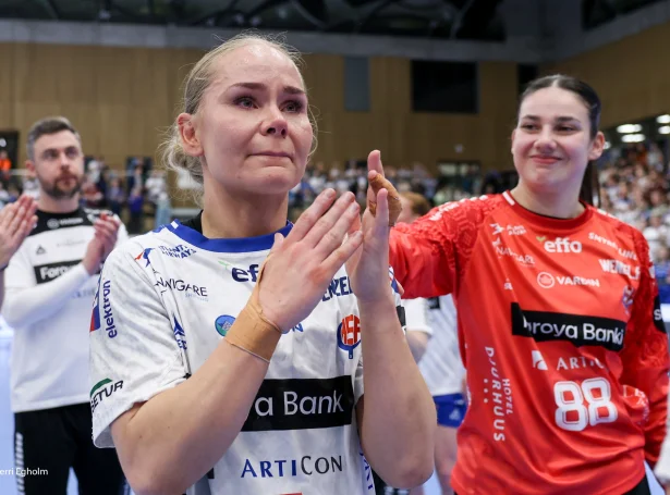 - Hava ongantíð áskoðararnir hava skapt so fantastiskan stemnning, tá vit hava spælt á heimavølli, sum í kvøld staðfesti ein rørd Bjarta Johansen fyri FM1 (Mynd: Sverri Egholm)