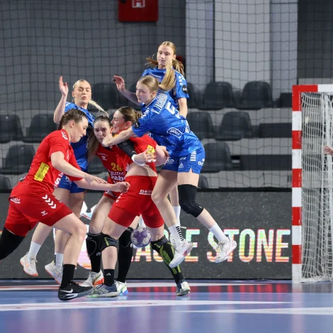 Montenegro vann aftur greitt á Føroyum í gjár, og tað er eitt av tveimum liðum, sum vit helst skulu sleppa undan úr styrkisbólki tvey (Mynd: Sverri Egholm)