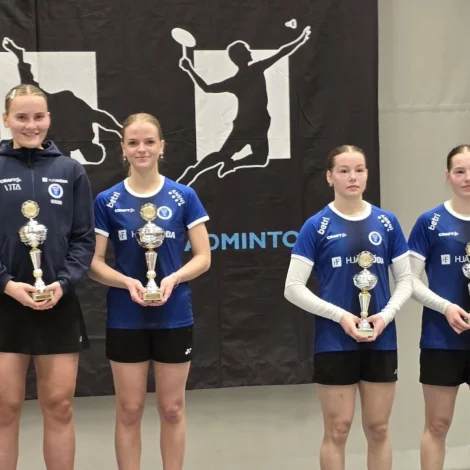 Vinnarar í tvímansleiki - kvinnur (Mynd: Badmintonsamband Føroya)