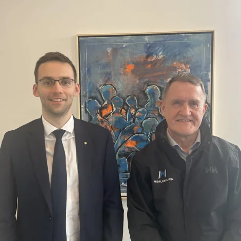 Jenis hevur í dag lagt frá sær sum formaður