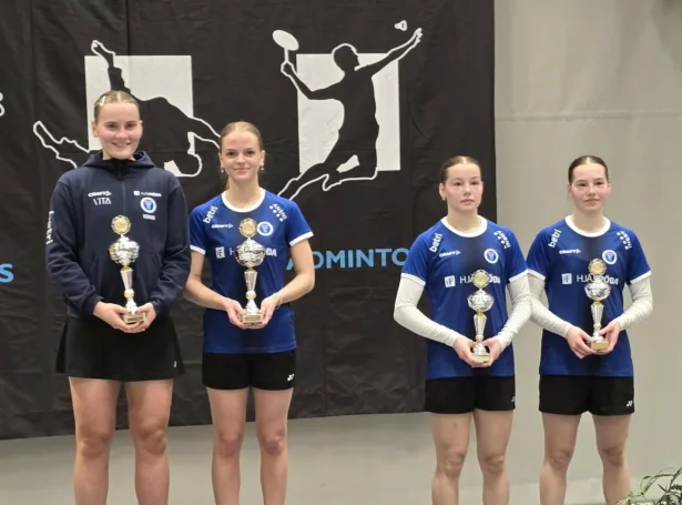 Vinnarar í tvímansleiki - kvinnur (Mynd: Badmintonsamband Føroya)