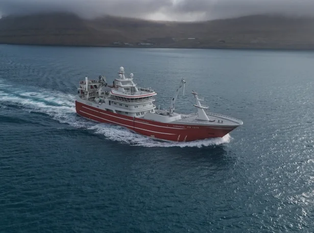 Fagraberg siglir inn við 2.800 tonsum í lastini (Mynd: Pætur á Líknagøtu)