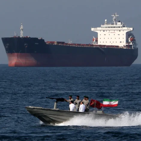 Trump stongt Hormuz sundið