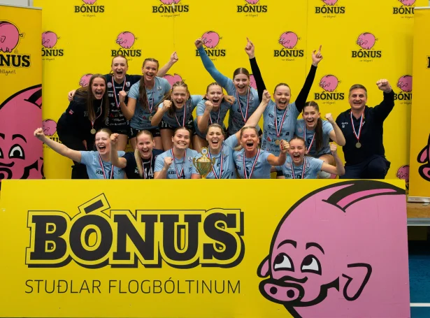 Mjølnir er verandi steypavinnari hjá kvinnunum