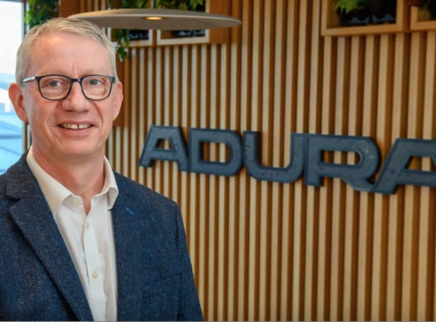 Neil McCulloch, stjóri í nýggju orkufyritøkuni ADURA, sum er ætlan fer undir framleiðslu tætt við Føroyar seinni í ár.