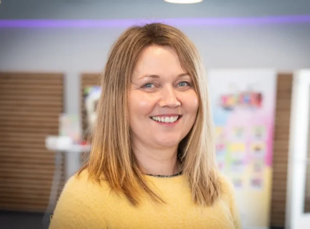 Martha H. Mýri er væl kend í missiónsarbeiðinum. Hon er uppvaksin á Strondum og býr nú í Klaksvík, har hon er nógv virkin KFUM&K og KFUM (Mynd: trubodin.fo)