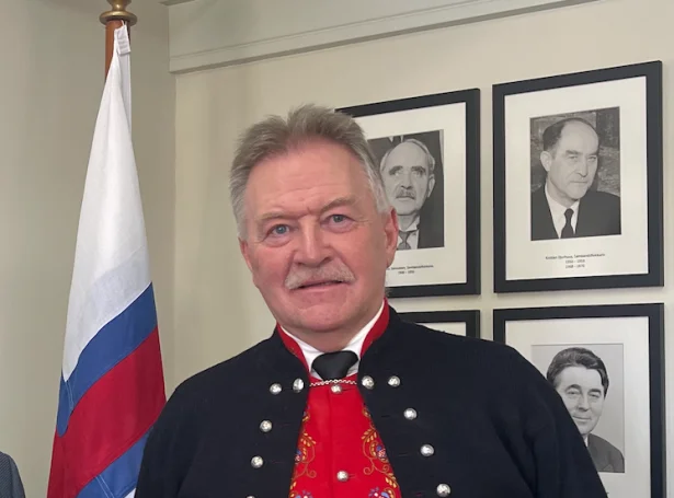 Jacob Vestergaard, landsstýrismaður í vinnumálum, ætlar at seta ferð á marknaðarføringina av oljuleitingini við Føroyar. Mynd Jan Müller