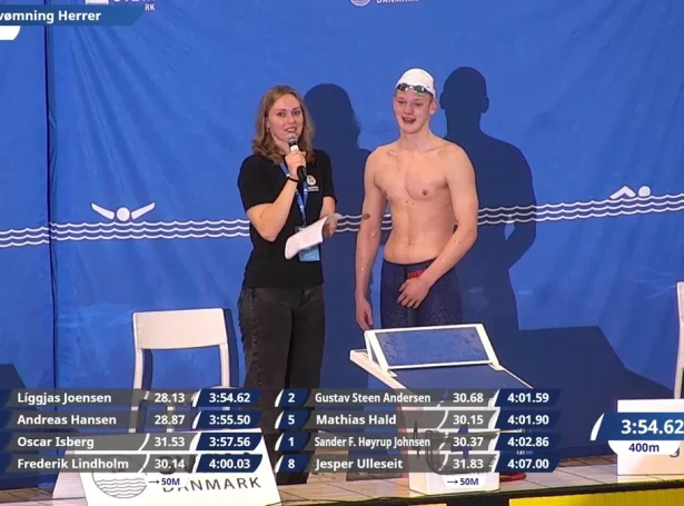 Líggjas Joensen setti eitt frálíkt punktum seinnapartin við at vinna rímiliga greitt á 400 metra-teininum - og hetta var eisini besta avrik hansara á stevnuni (Mynd: svimjing.com/live.swimify)