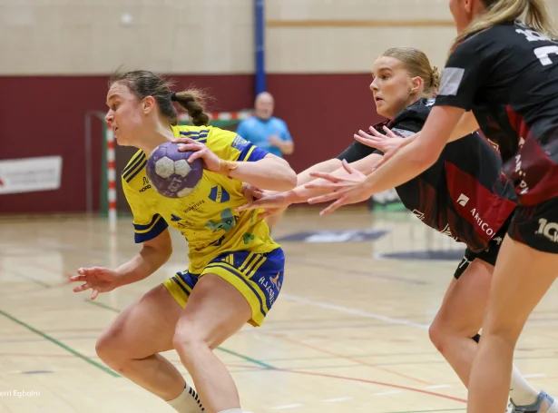 1-1 í dystum millum VÍF og H71 sum í kvøld bresta saman aftur (Mynd: Sverri Egholm)